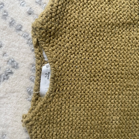 Zara mini green sweater 1-3 month - Picture 2 of 5